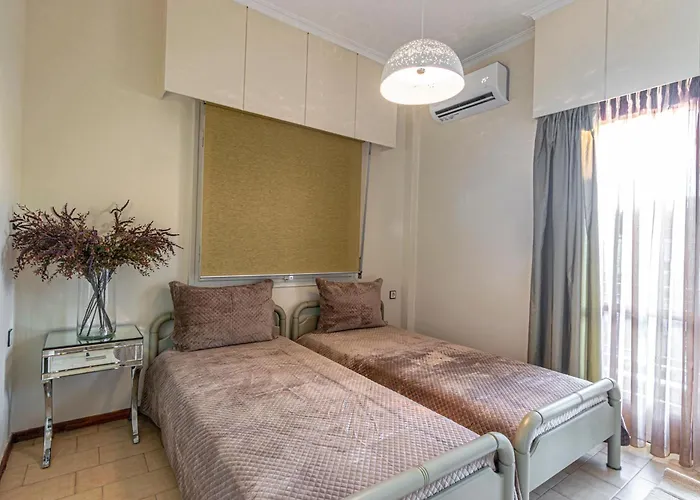 Luxury Apartment Vol 1 With 3 Bedrooms Close To The Lake