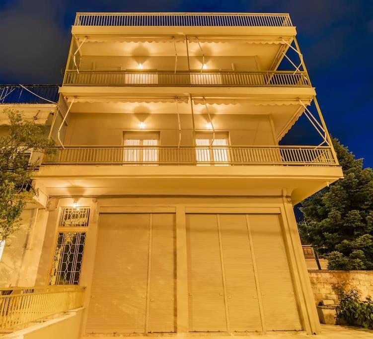 Luxury Vol 1 With 3 Bedrooms Close To The Apartment